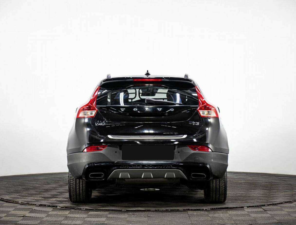 Купить Volvo V40 Cross Country с пробегом. Фото: #4