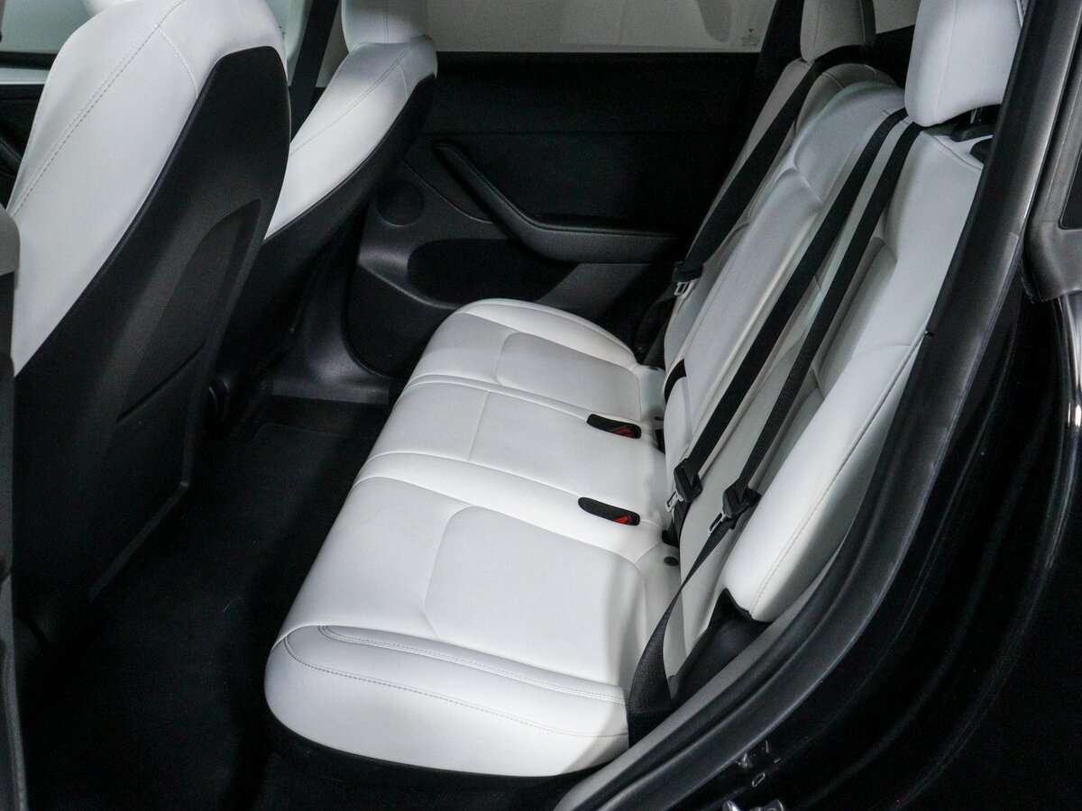 Купить Tesla Model Y с пробегом. Фото: #9