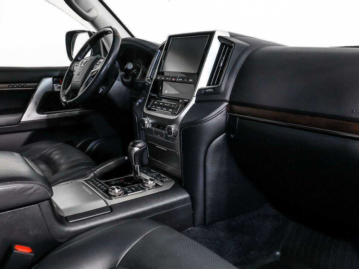 Купить Toyota Land Cruiser с пробегом. Фото: #12
