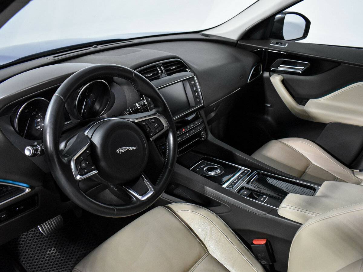 Купить Jaguar F-Pace с пробегом. Фото: #6