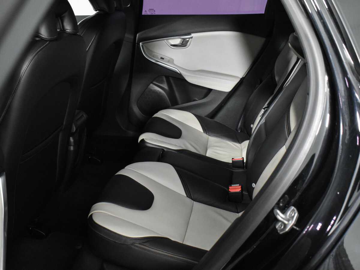 Купить Volvo V40 с пробегом. Фото: #12