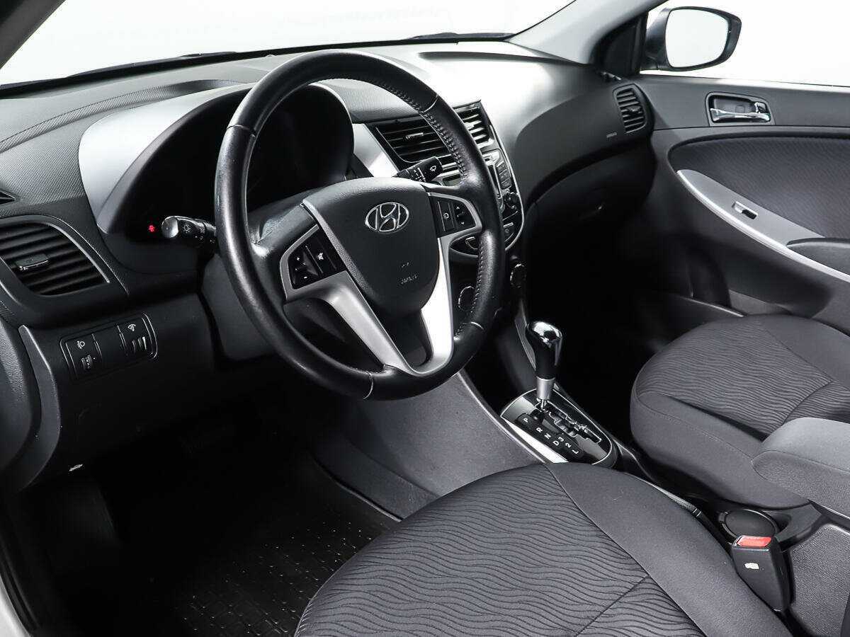 Купить Hyundai Solaris с пробегом. Фото: #14