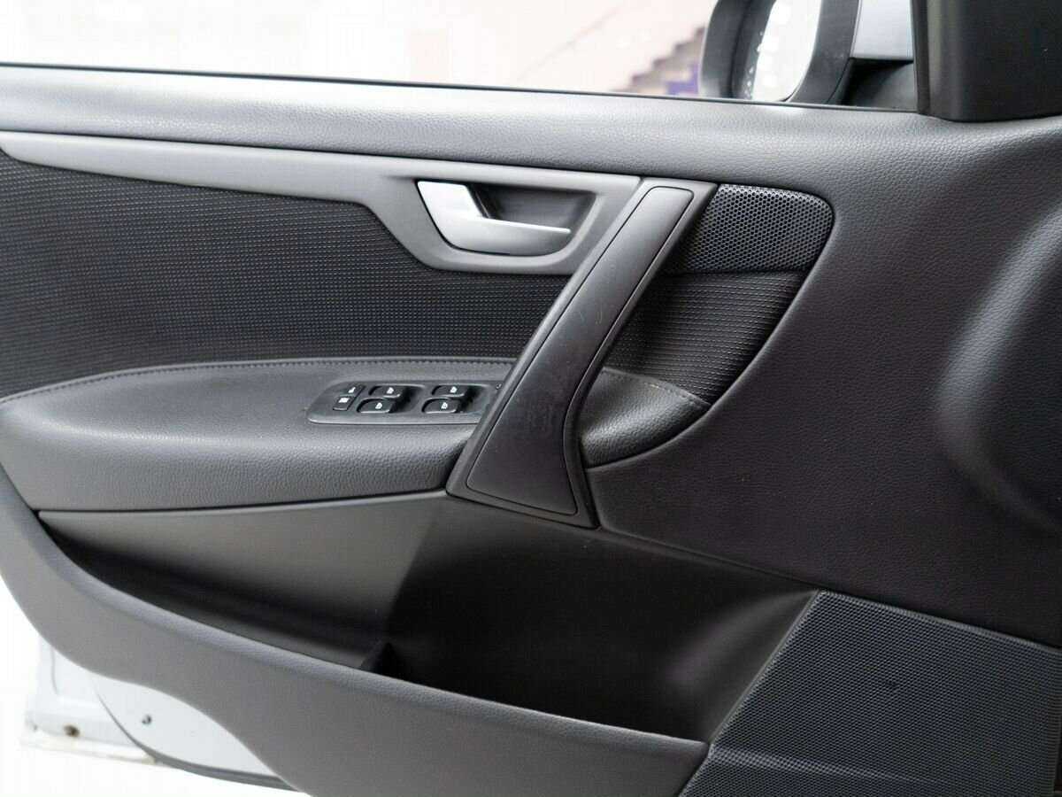 Купить Volvo S60 с пробегом. Фото: #12