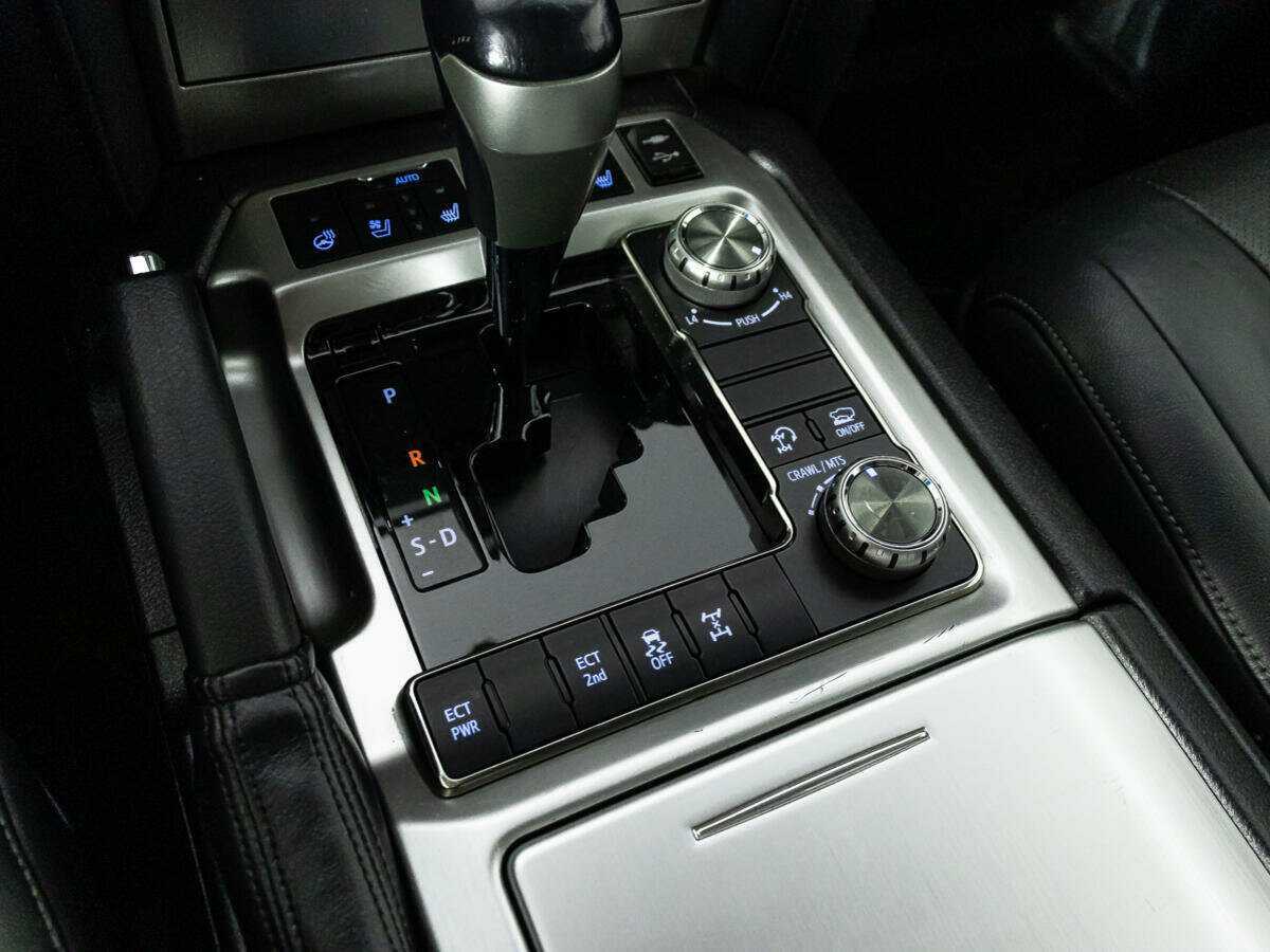 Купить Toyota Land Cruiser с пробегом. Фото: #16
