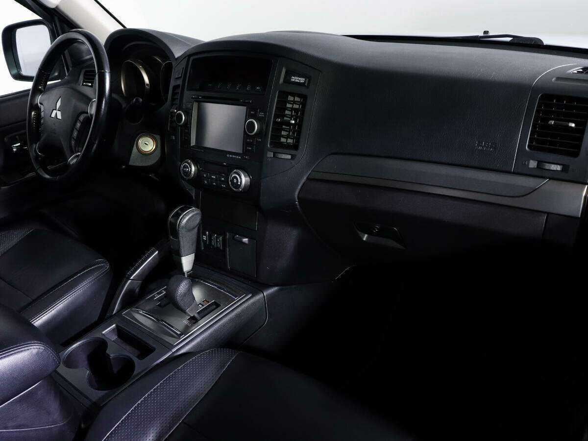 Купить Mitsubishi Pajero с пробегом. Фото: #7