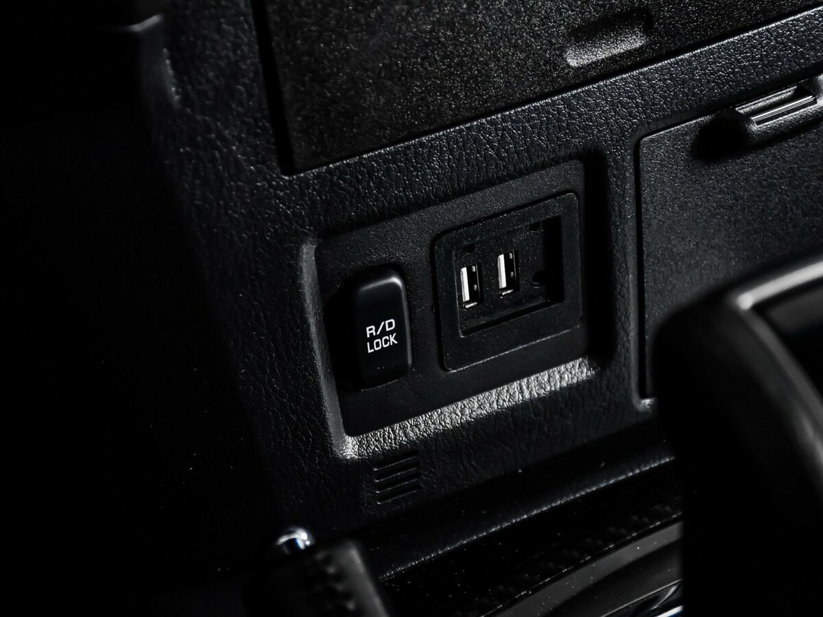 Купить Mitsubishi Pajero с пробегом. Фото: #21