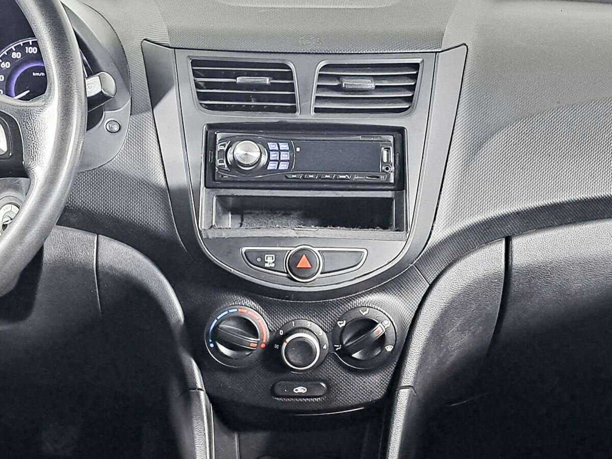 Купить Hyundai Solaris с пробегом. Фото: #10