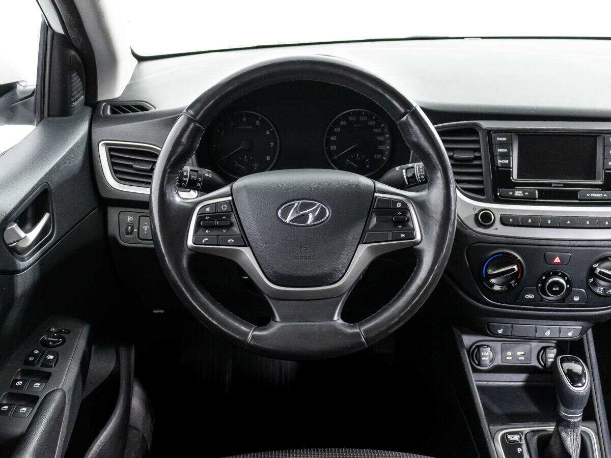 Купить Hyundai Solaris с пробегом. Фото: #17