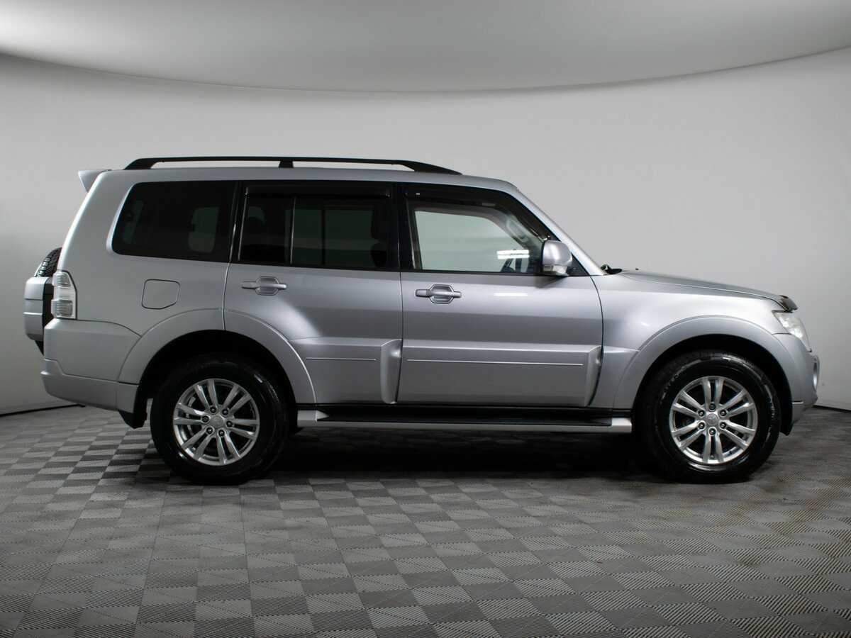 Купить Mitsubishi Pajero с пробегом. Фото: #3