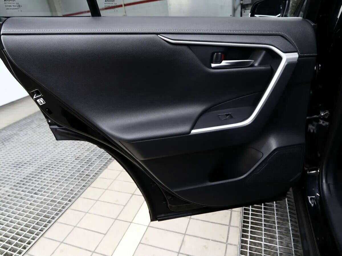 Купить Toyota RAV4 с пробегом. Фото: #15