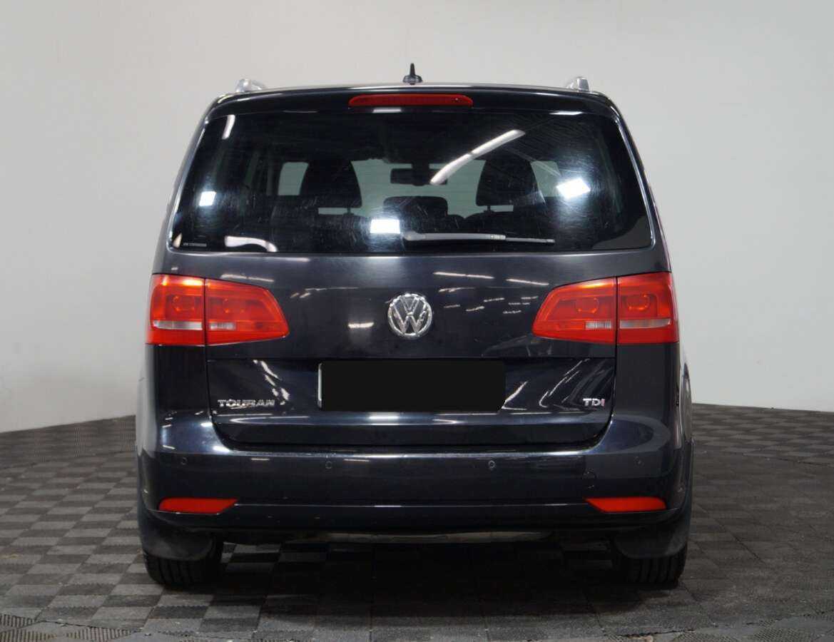 Купить Volkswagen Touran с пробегом. Фото: #3