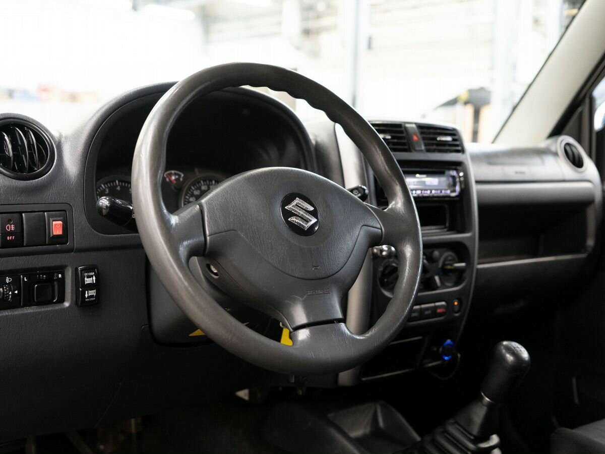 Купить Suzuki Jimny с пробегом. Фото: #2