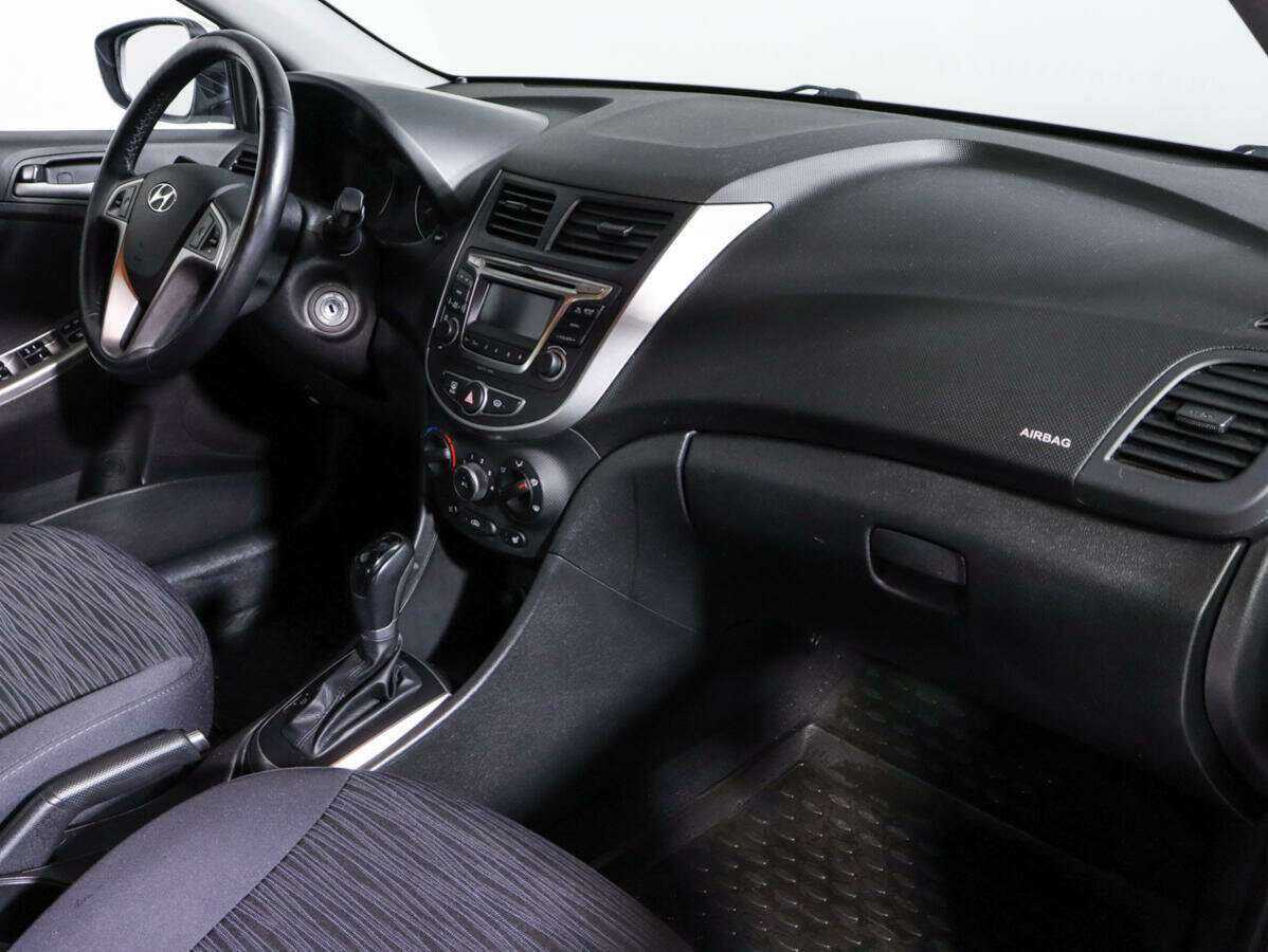 Купить Hyundai Solaris с пробегом. Фото: #6