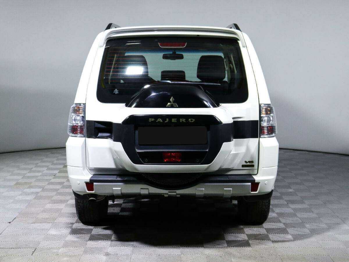 Купить Mitsubishi Pajero с пробегом. Фото: #4