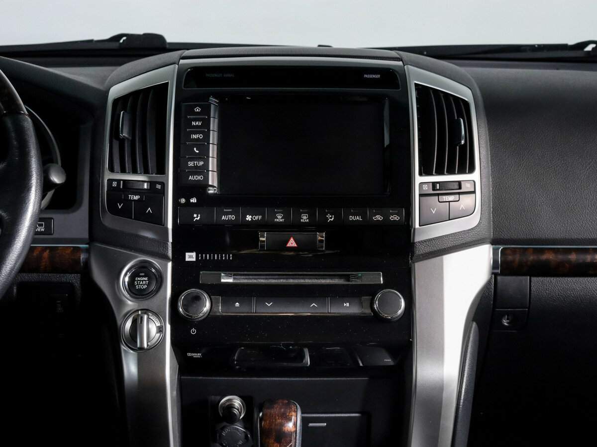 Купить Toyota Land Cruiser с пробегом. Фото: #12