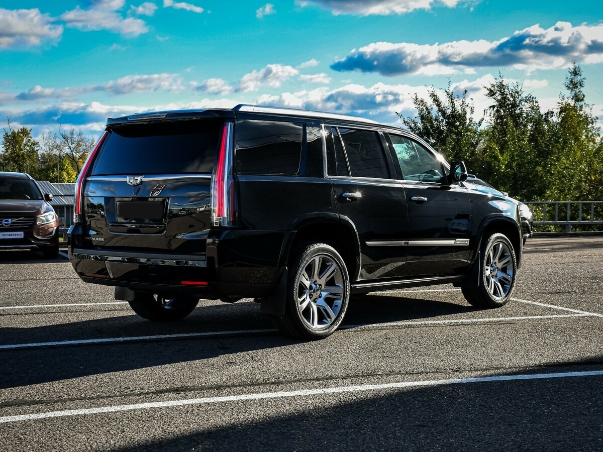 Купить Cadillac Escalade с пробегом. Фото: #4