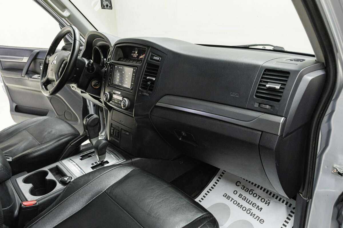Купить Mitsubishi Pajero с пробегом. Фото: #15