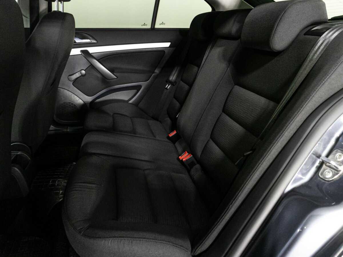 Купить Skoda Octavia с пробегом. Фото: #9