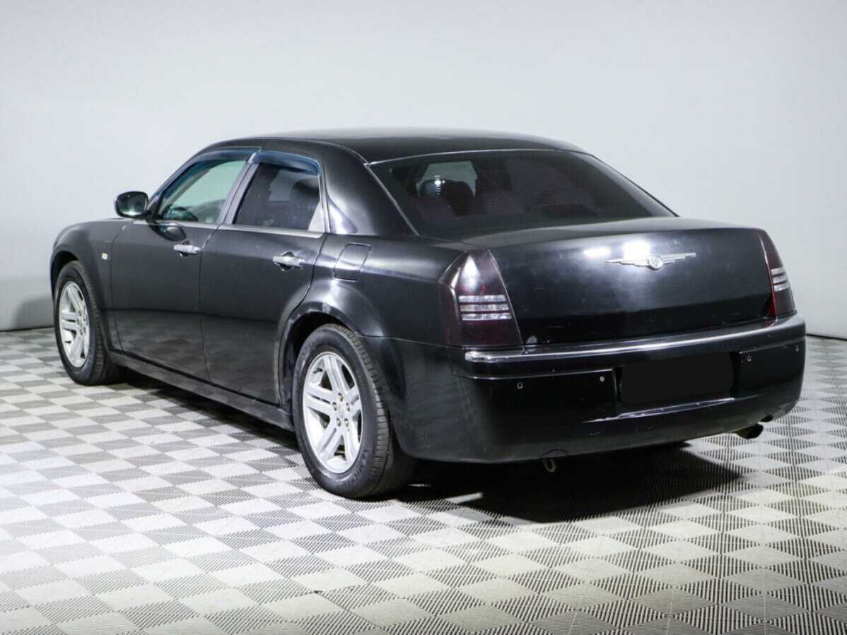 Купить Chrysler 300C с пробегом. Фото: #5