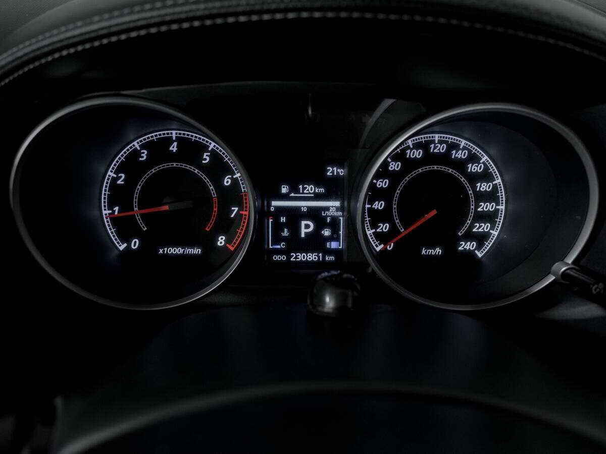 Купить Mitsubishi Outlander с пробегом. Фото: #10