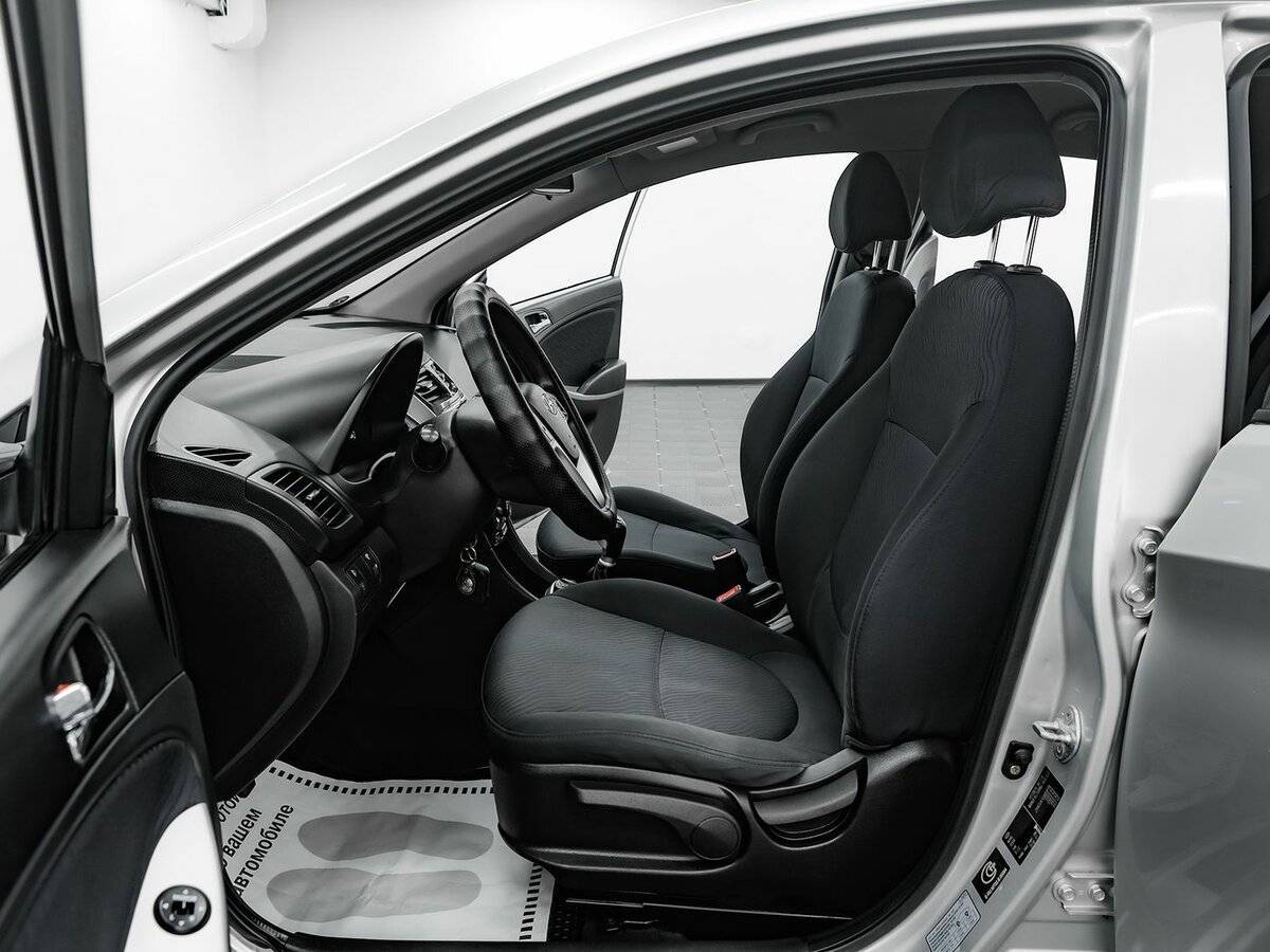 Купить Hyundai Solaris с пробегом. Фото: #6