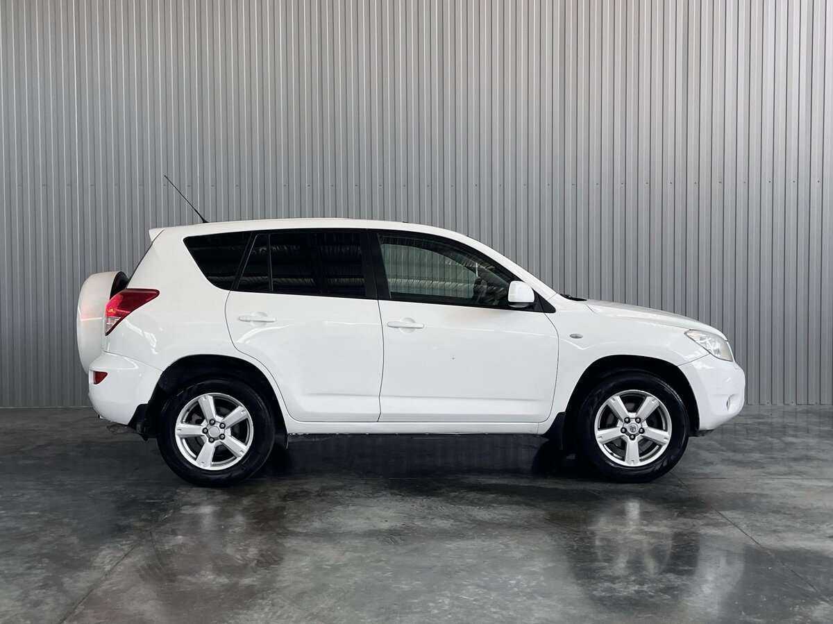 Купить Toyota RAV4 с пробегом. Фото: #3