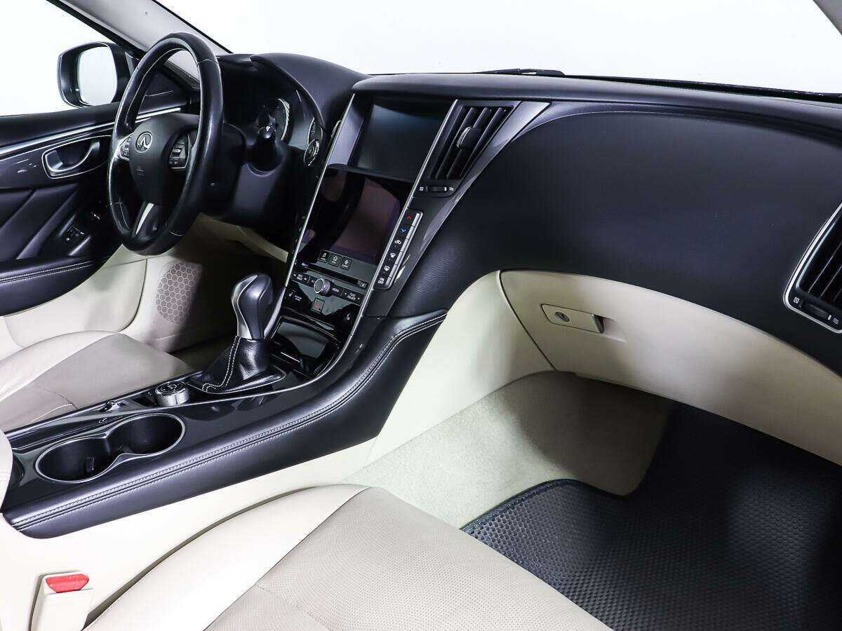 Купить Infiniti Q50 с пробегом. Фото: #8