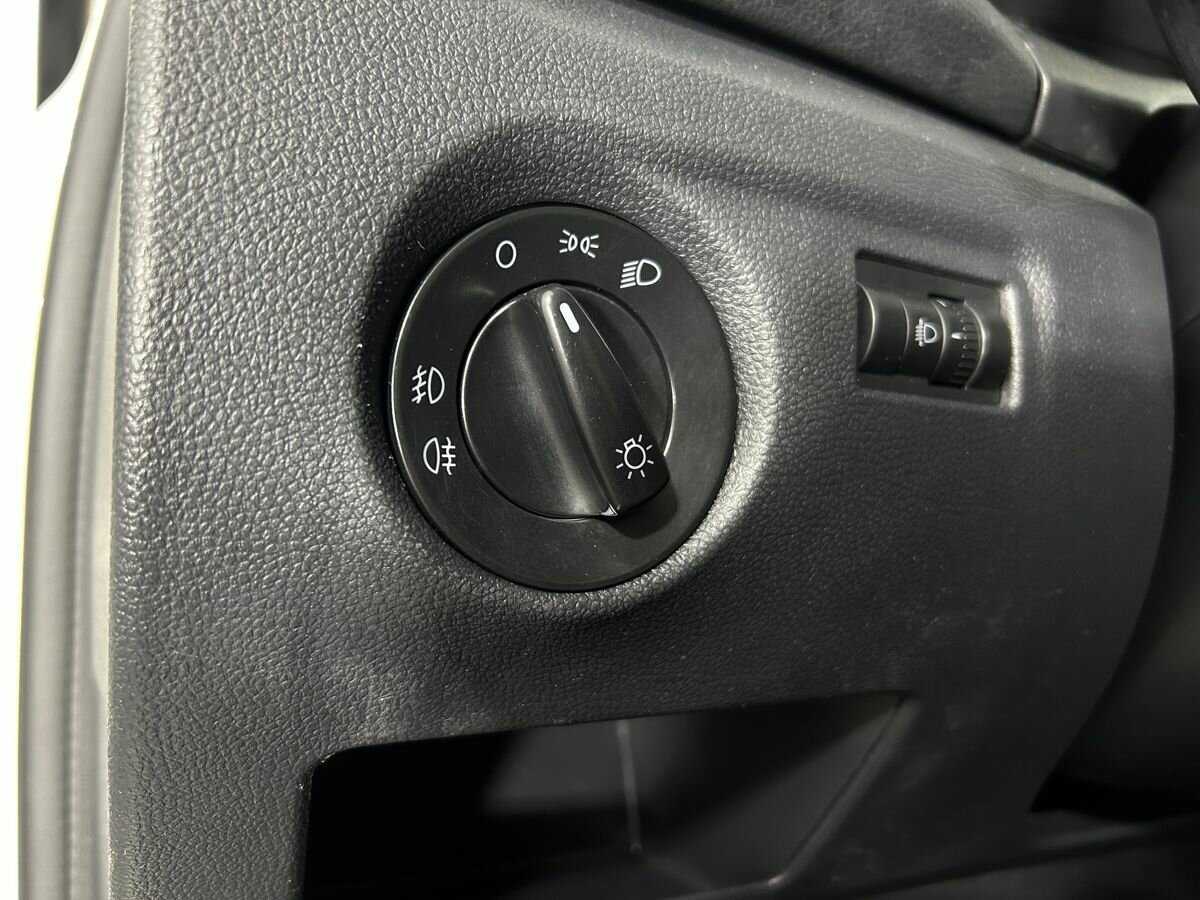 Купить Skoda Fabia с пробегом. Фото: #8