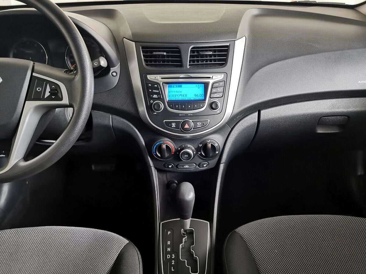 Купить Hyundai Solaris с пробегом. Фото: #10