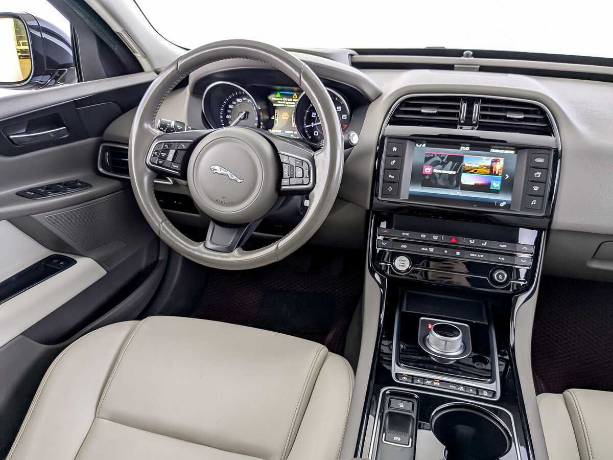 Купить Jaguar XE с пробегом. Фото: #29
