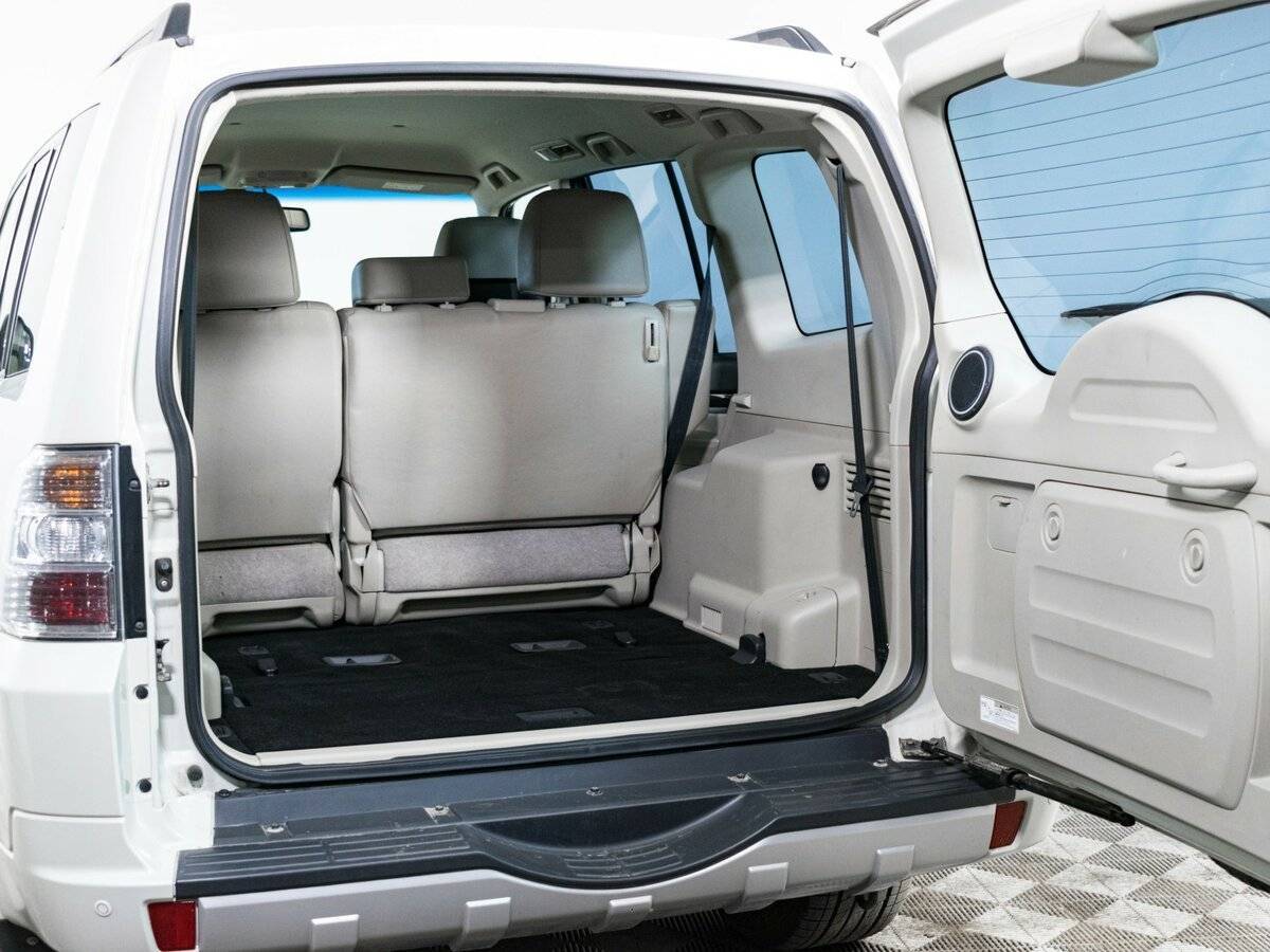 Купить Mitsubishi Pajero с пробегом. Фото: #8