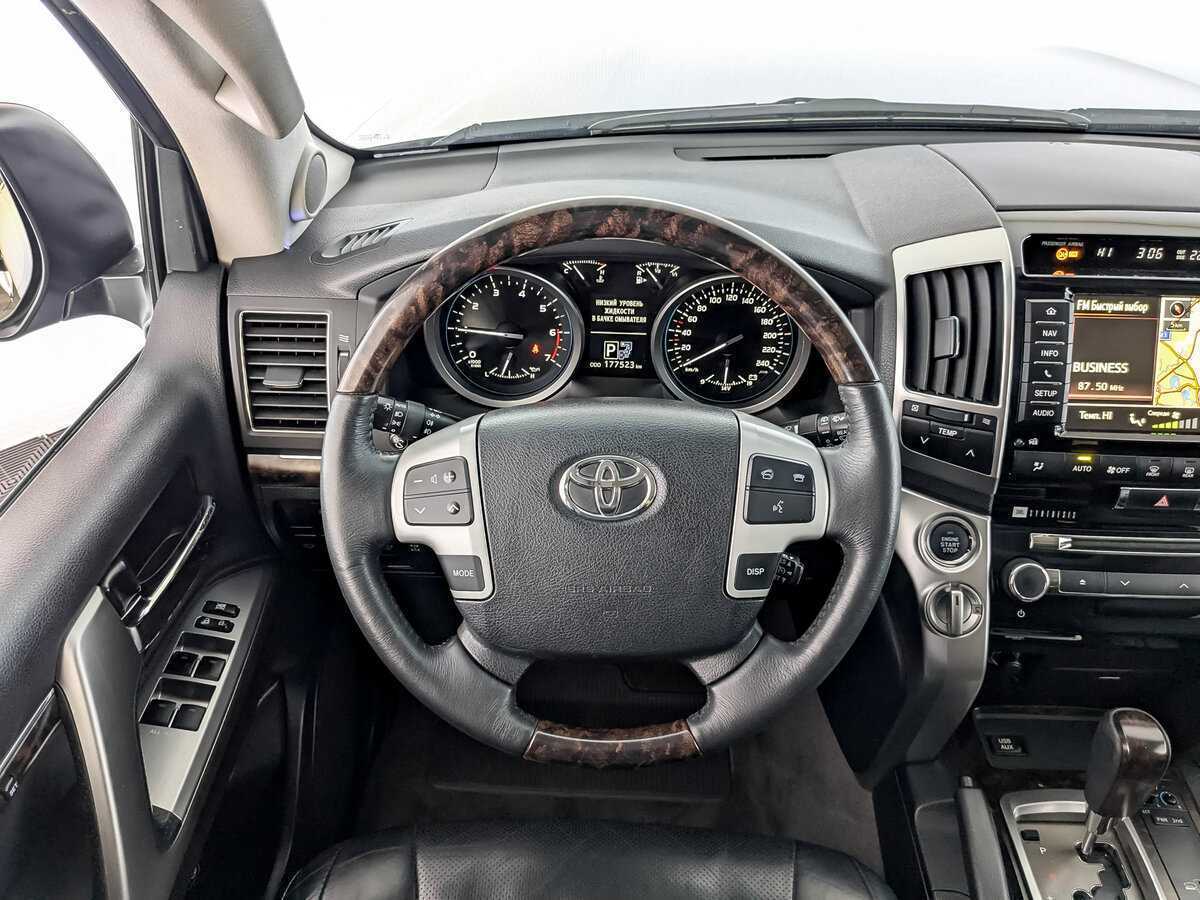 Купить Toyota Land Cruiser с пробегом. Фото: #22