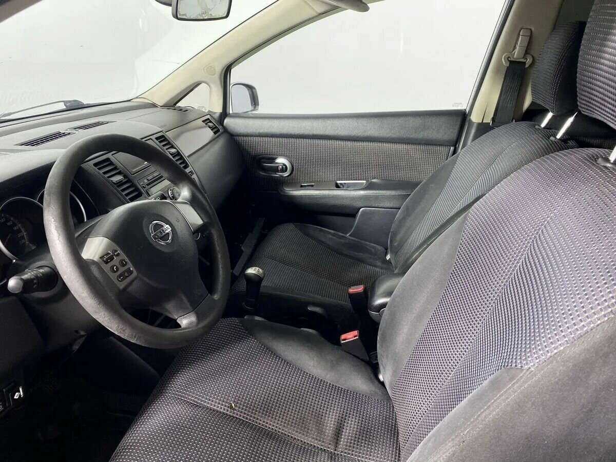 Купить Nissan Tiida с пробегом. Фото: #9