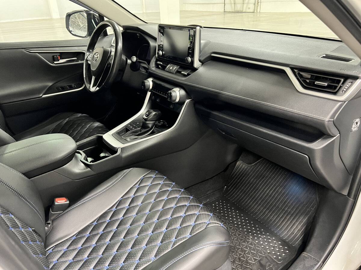 Купить Toyota RAV4 с пробегом. Фото: #10