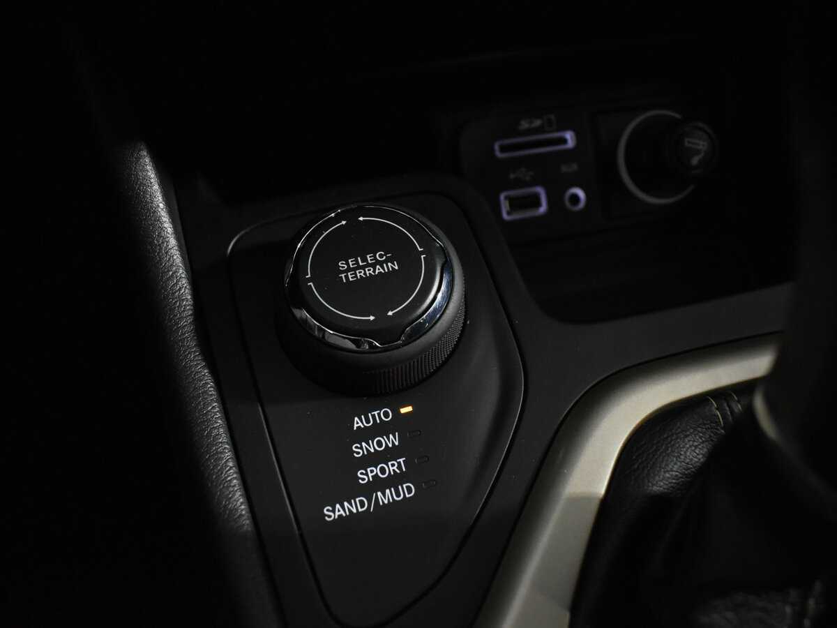 Купить Jeep Cherokee с пробегом. Фото: #13