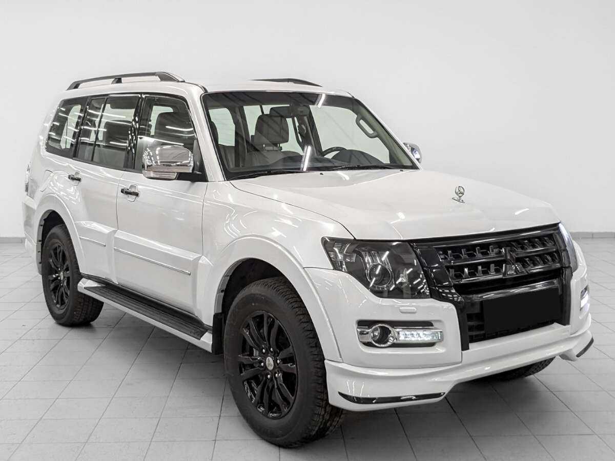 Купить Mitsubishi Pajero с пробегом. Фото: #2
