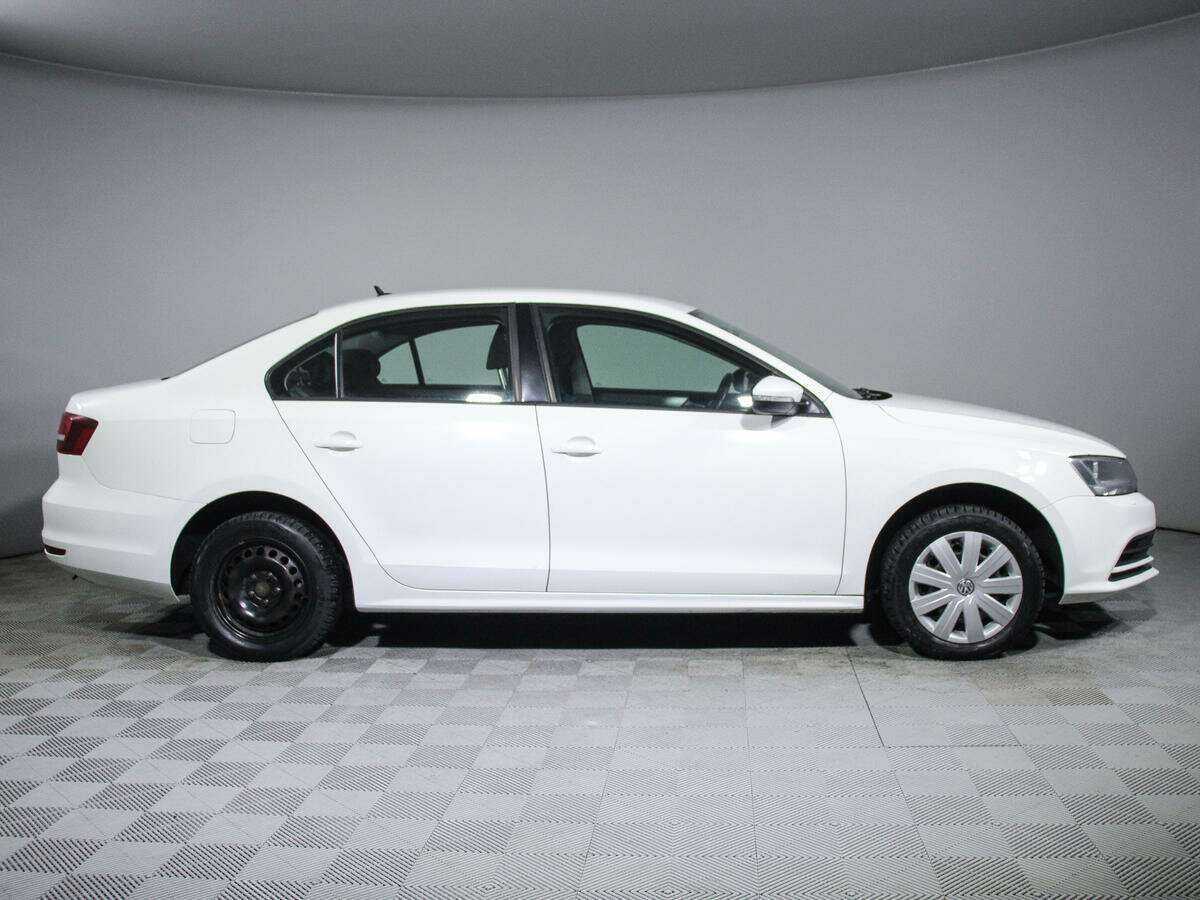 Купить Volkswagen Jetta с пробегом. Фото: #3