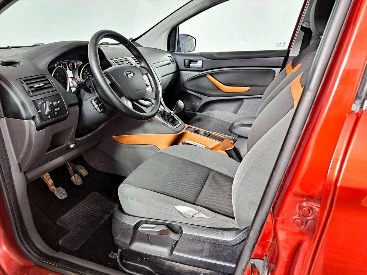 Купить Ford Kuga с пробегом. Фото: #13