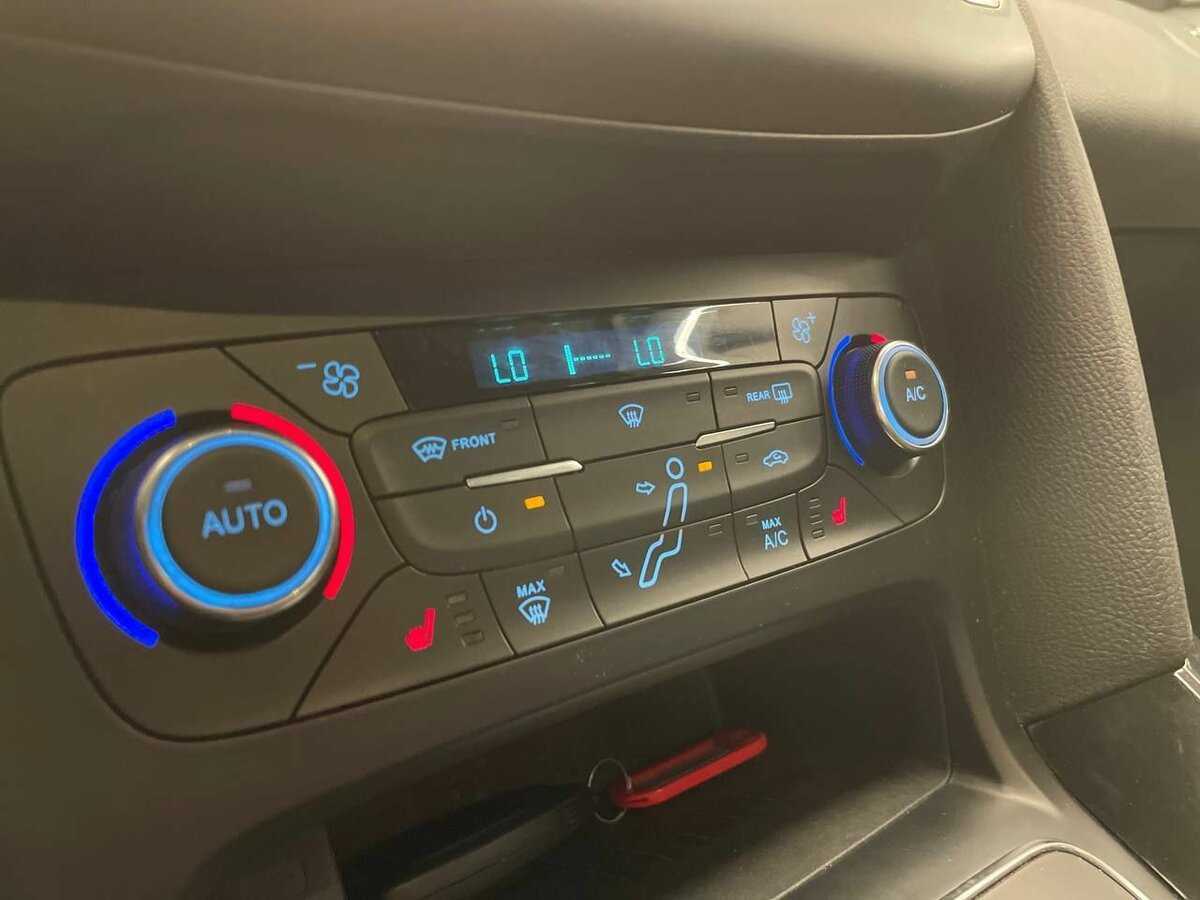 Купить Ford Focus с пробегом. Фото: #11
