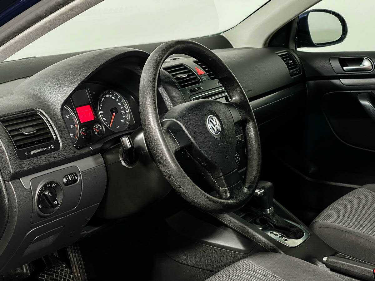 Купить Volkswagen Jetta с пробегом. Фото: #10
