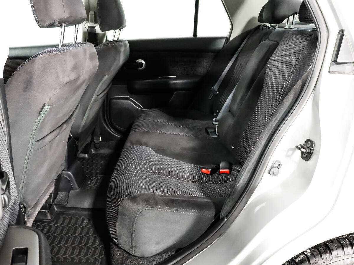 Купить Nissan Tiida с пробегом. Фото: #7