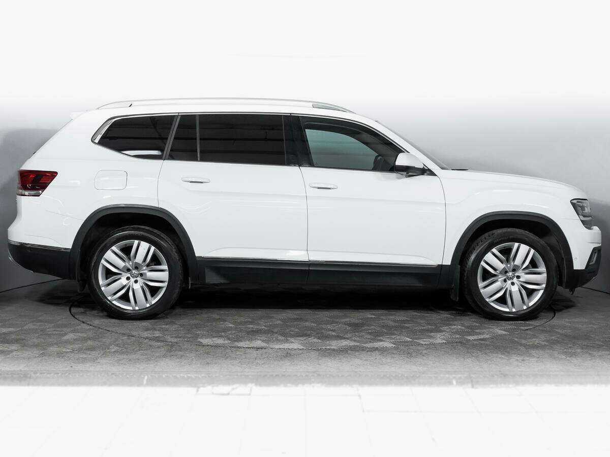 Купить Volkswagen Teramont с пробегом. Фото: #2
