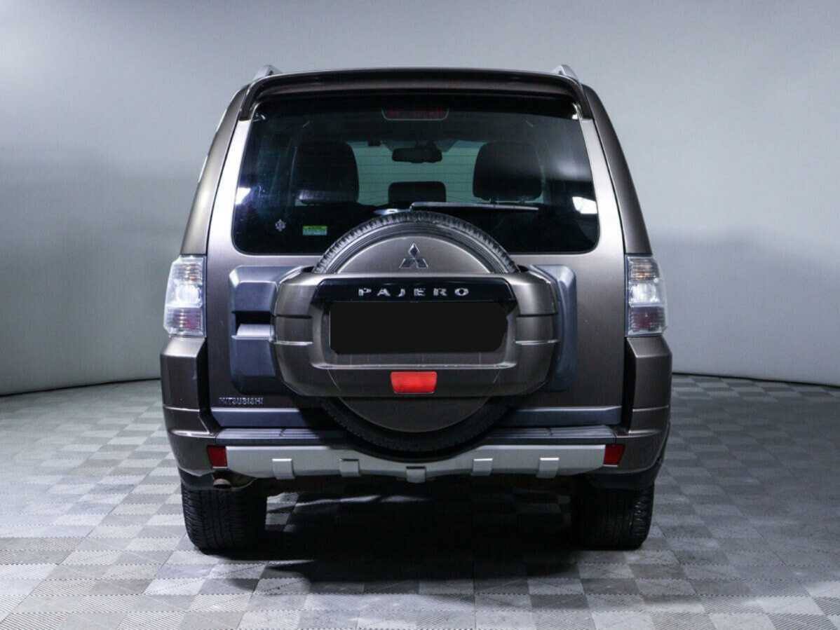 Купить Mitsubishi Pajero с пробегом. Фото: #4