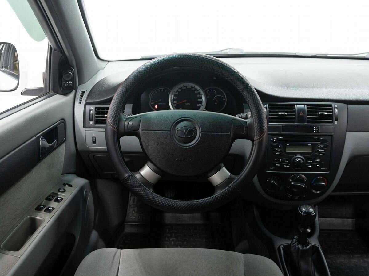 Купить Daewoo Gentra с пробегом. Фото: #14