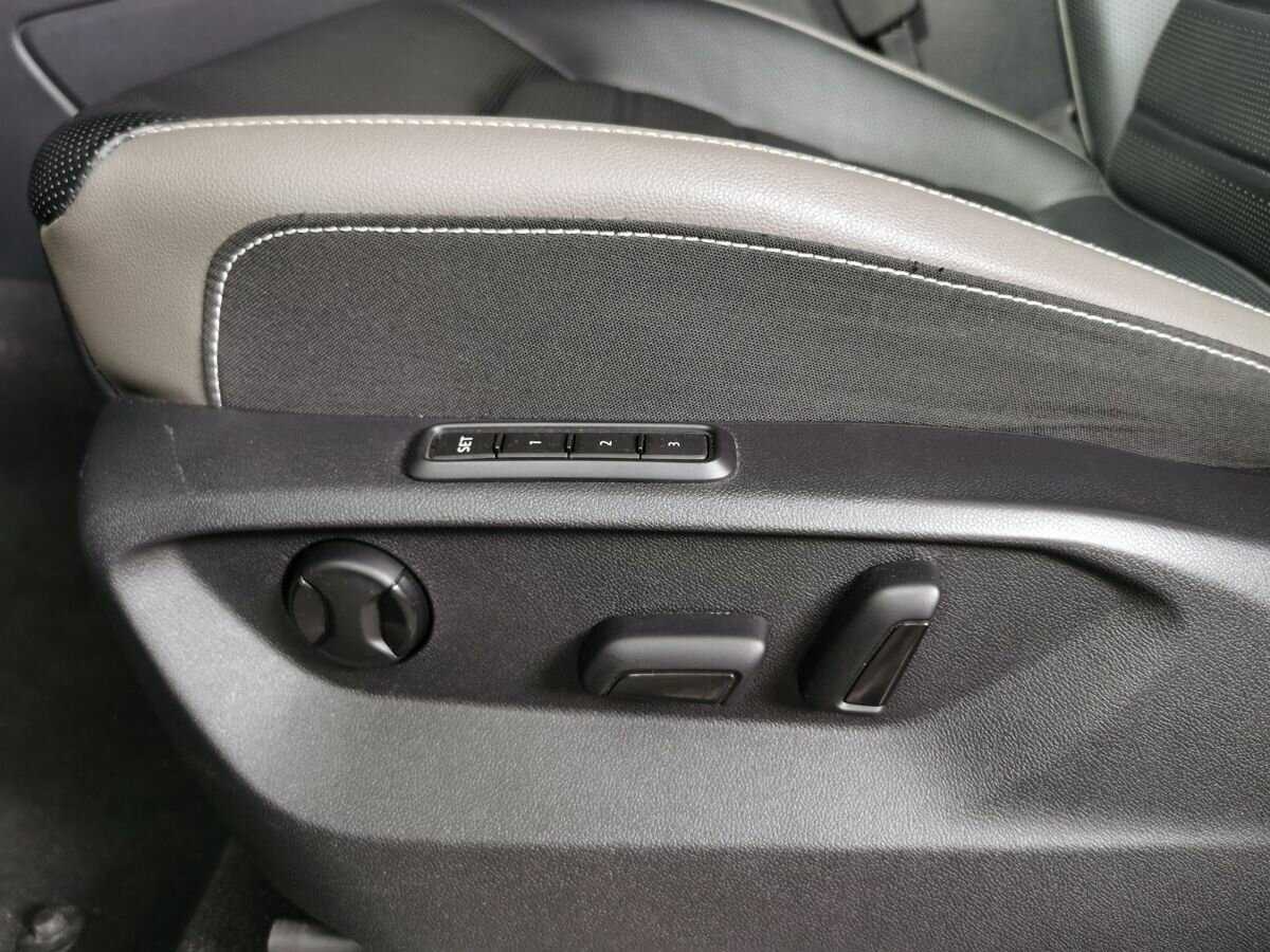 Купить Volkswagen Teramont с пробегом. Фото: #18
