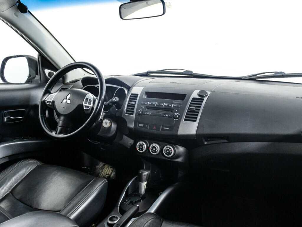 Купить Mitsubishi Outlander с пробегом. Фото: #8