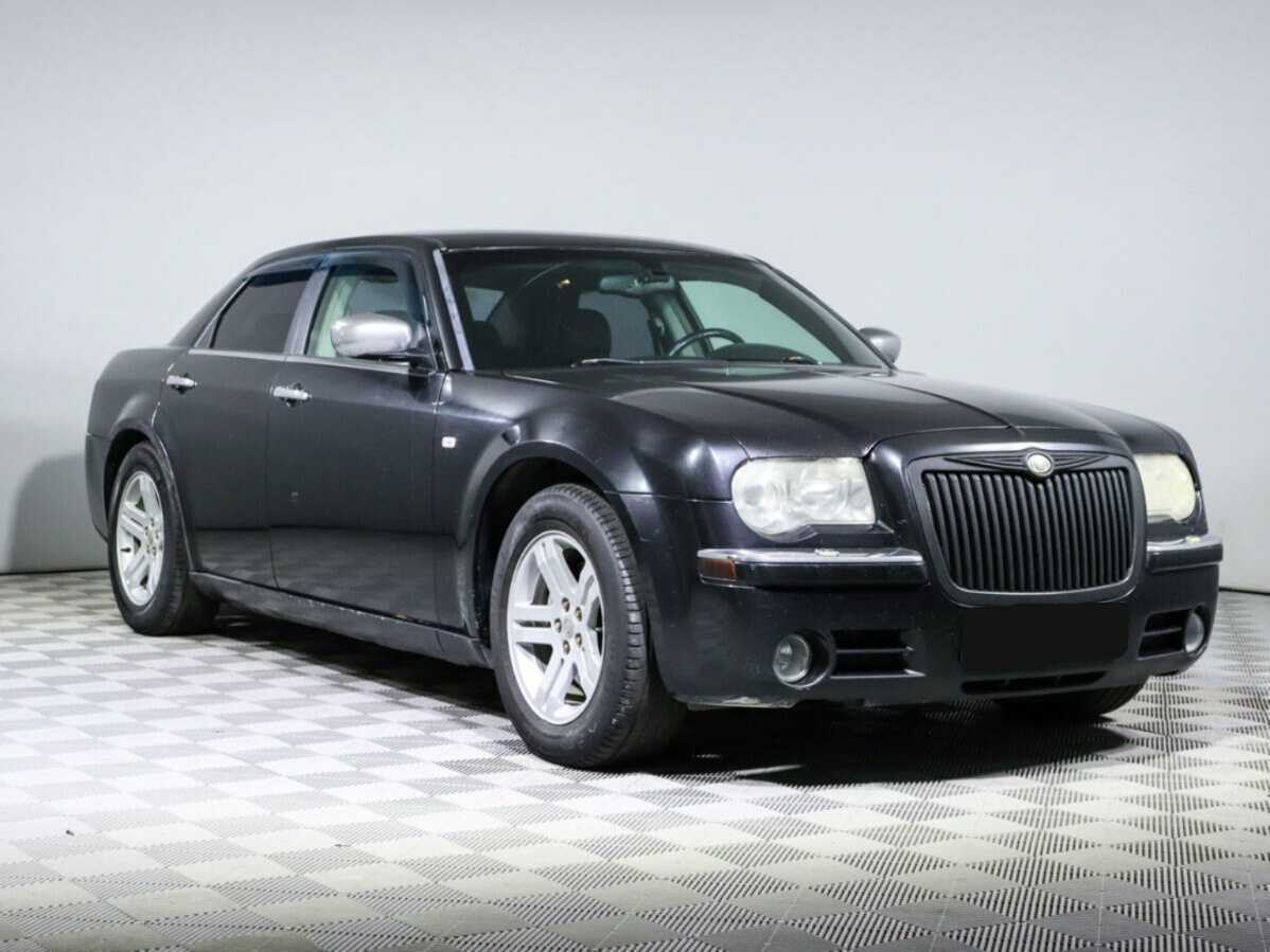 Купить Chrysler 300C с пробегом. Фото: #2