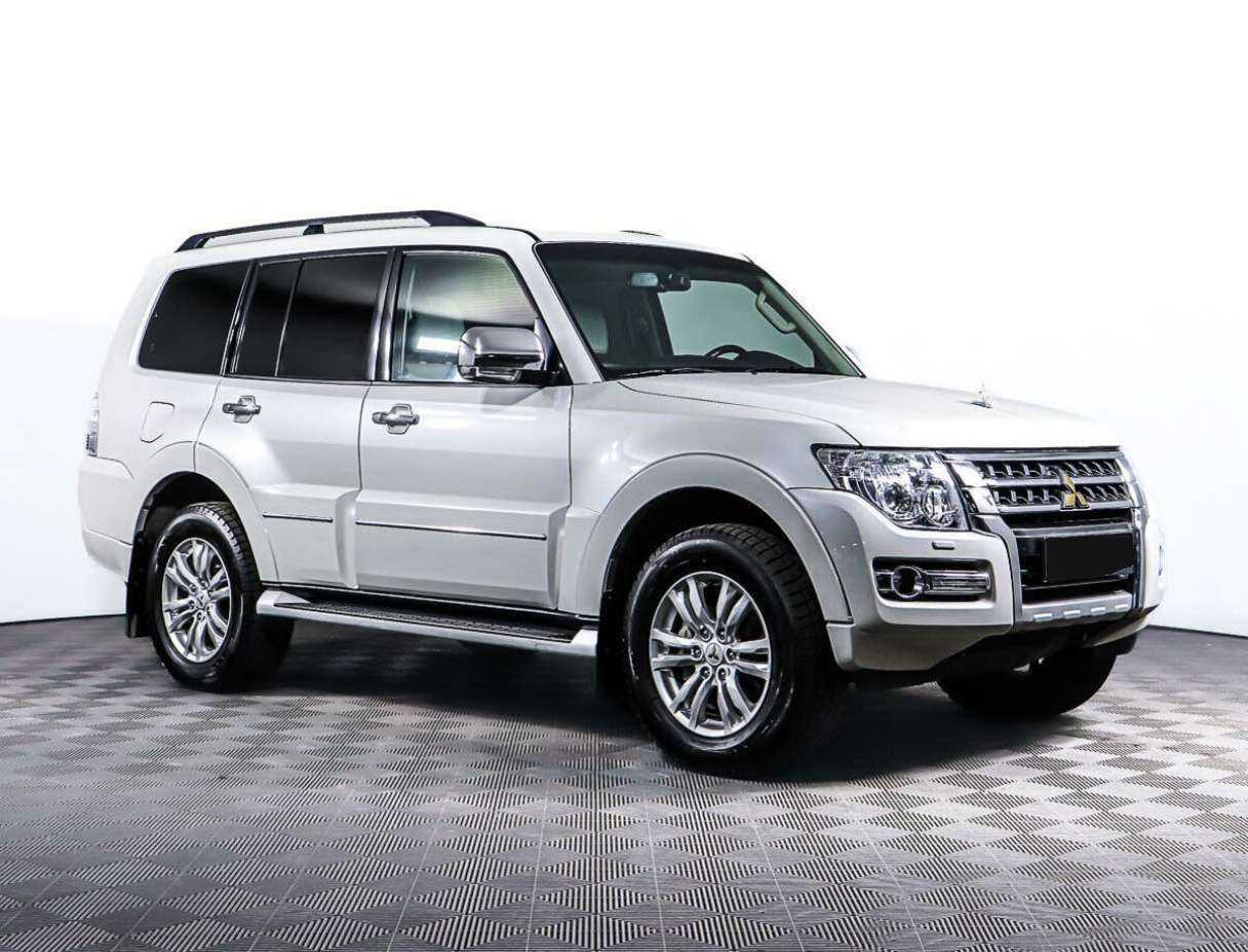 Купить Mitsubishi Pajero с пробегом. Фото: #2