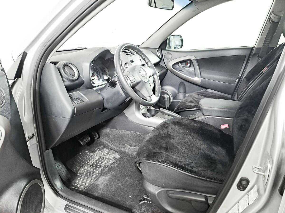 Купить Toyota RAV4 с пробегом. Фото: #13