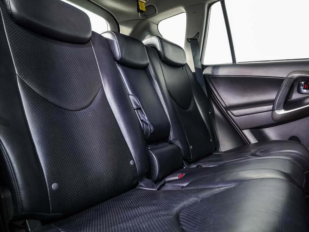 Купить Toyota RAV4 с пробегом. Фото: #11
